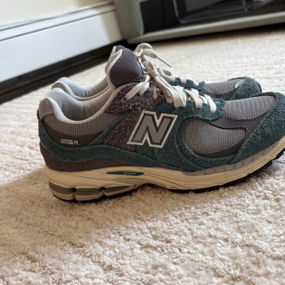 New Balance 2002r Sneakers - Picture 5 of 7